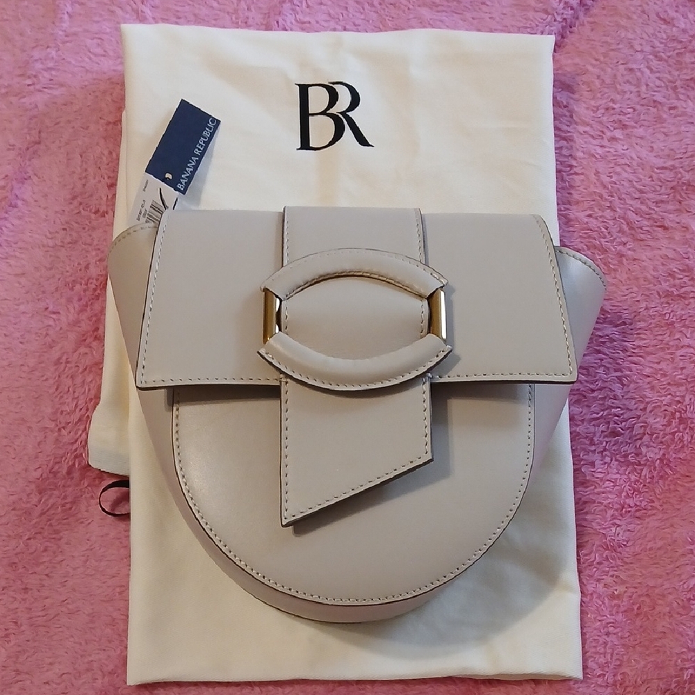 Banana Republic Pale Taupe Leather Circle Crossbody Bag